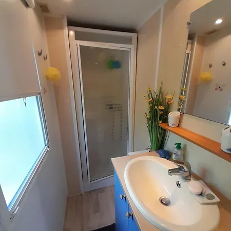 L'escale Mobil'home Giana Campsite