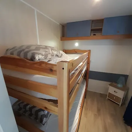 L'escale Mobil'home Giana אתר קמפינג