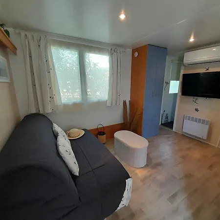 Campsite L'escale Mobil'home Giana